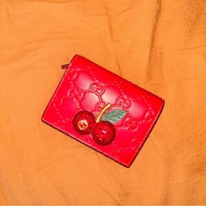 gucci cherry gg red bifold wallet